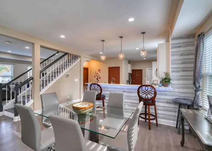 5 Bedrooms With A Gameroom
