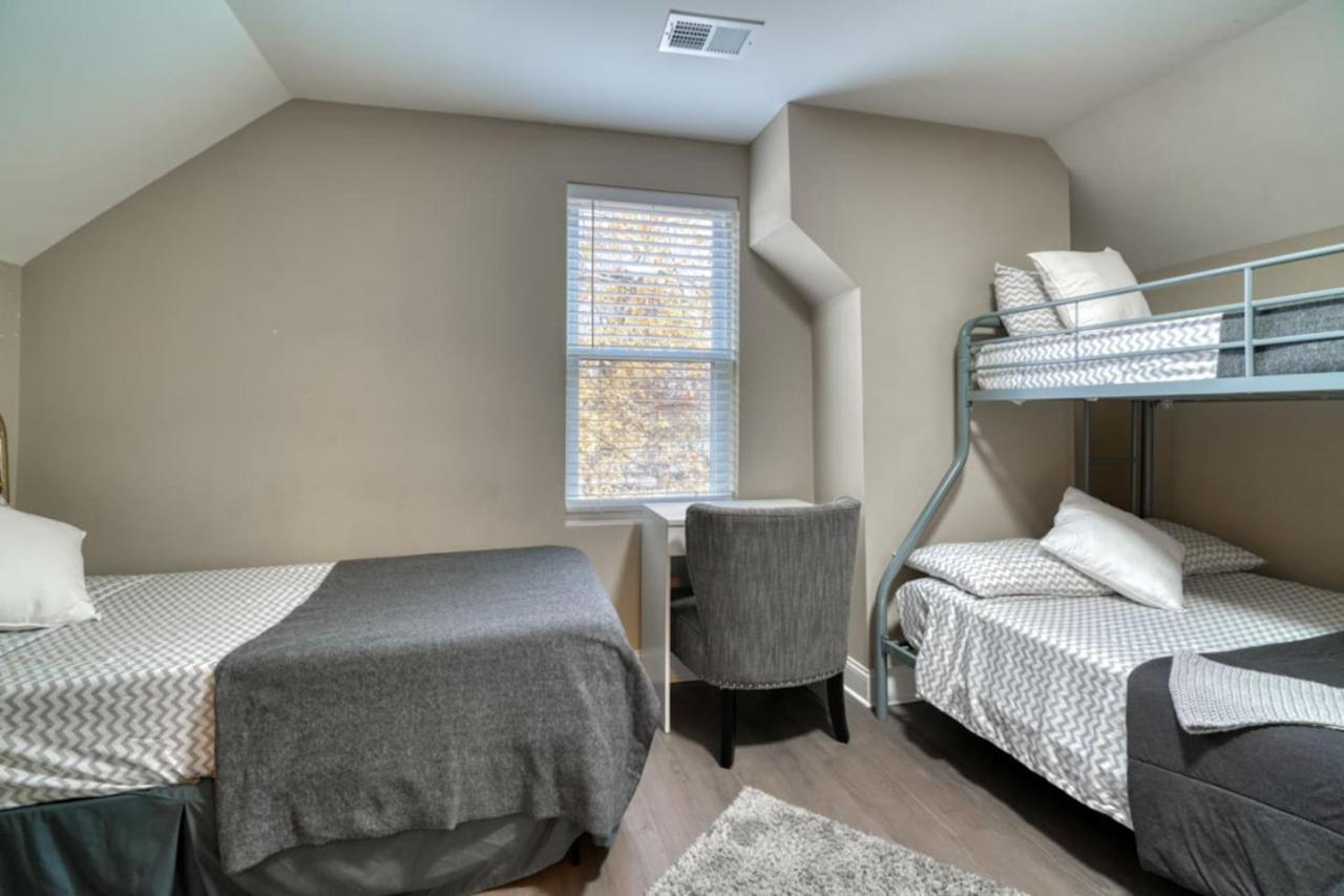 5 Bedrooms With A Gameroom Holiday home Baltimore