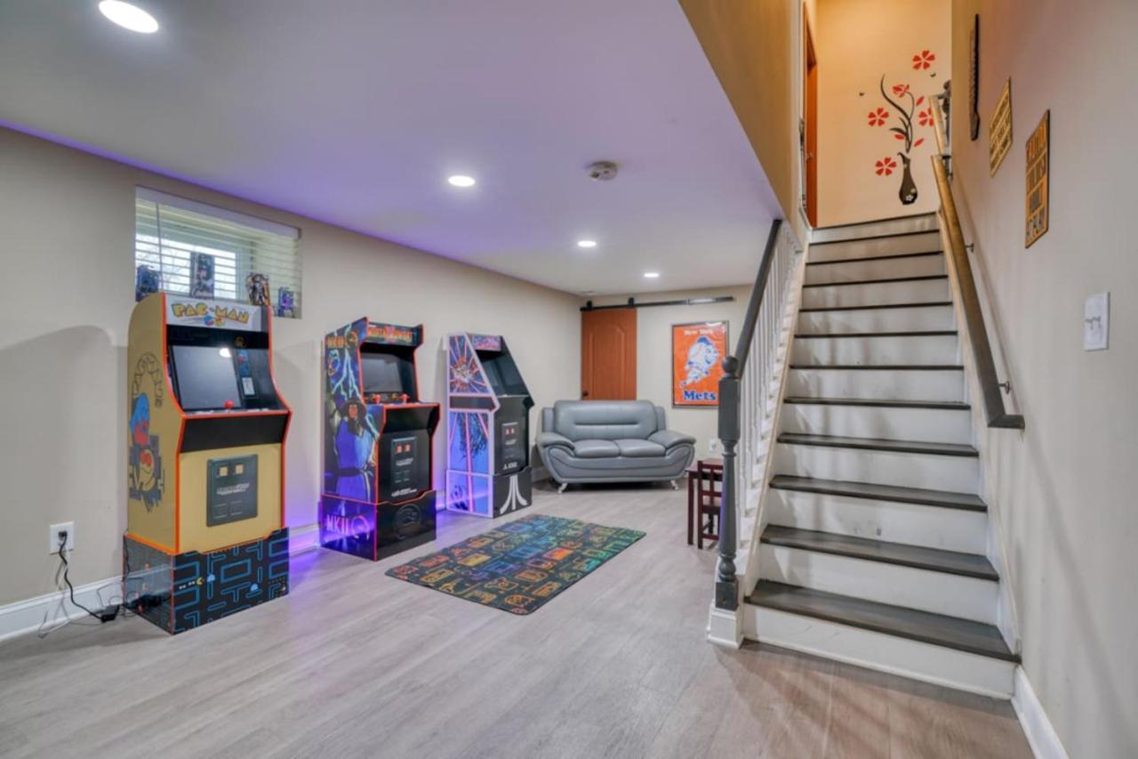 5 Bedrooms With A Gameroom Holiday home